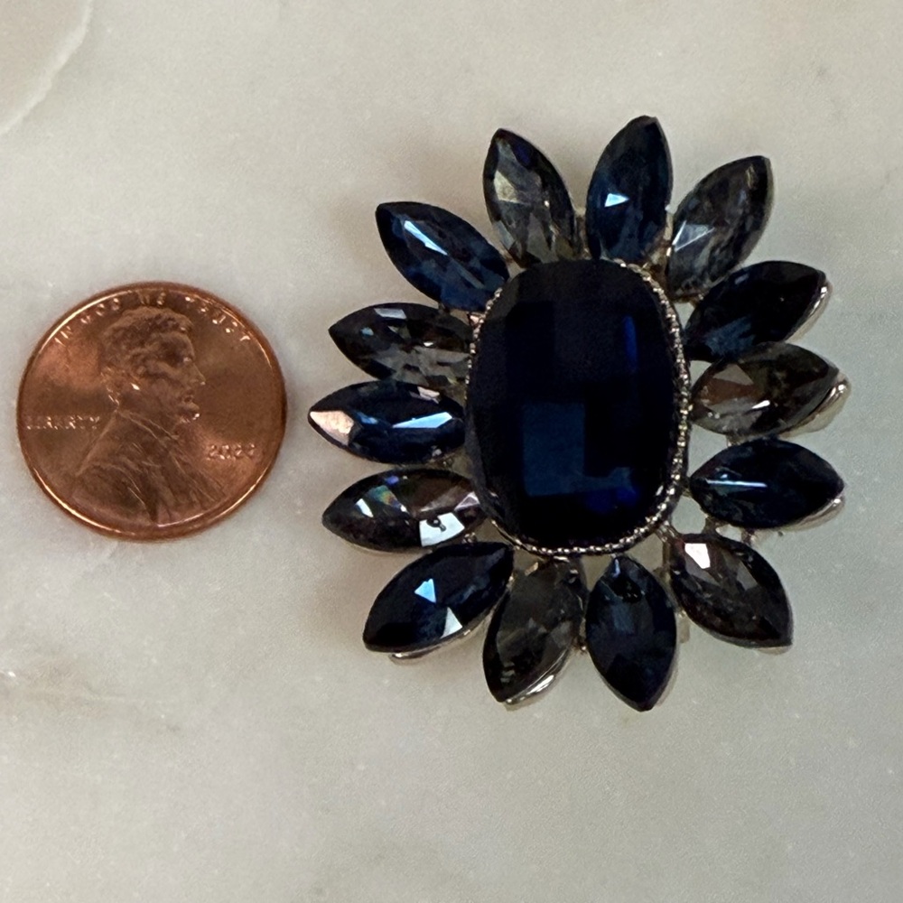Dark Blue Faceted Crystal Flower Brooch - Picture 4 of 4